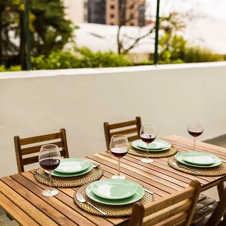 Ola - Rato Terrace Iv Daire